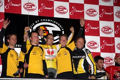 corvette_wins_bike_race